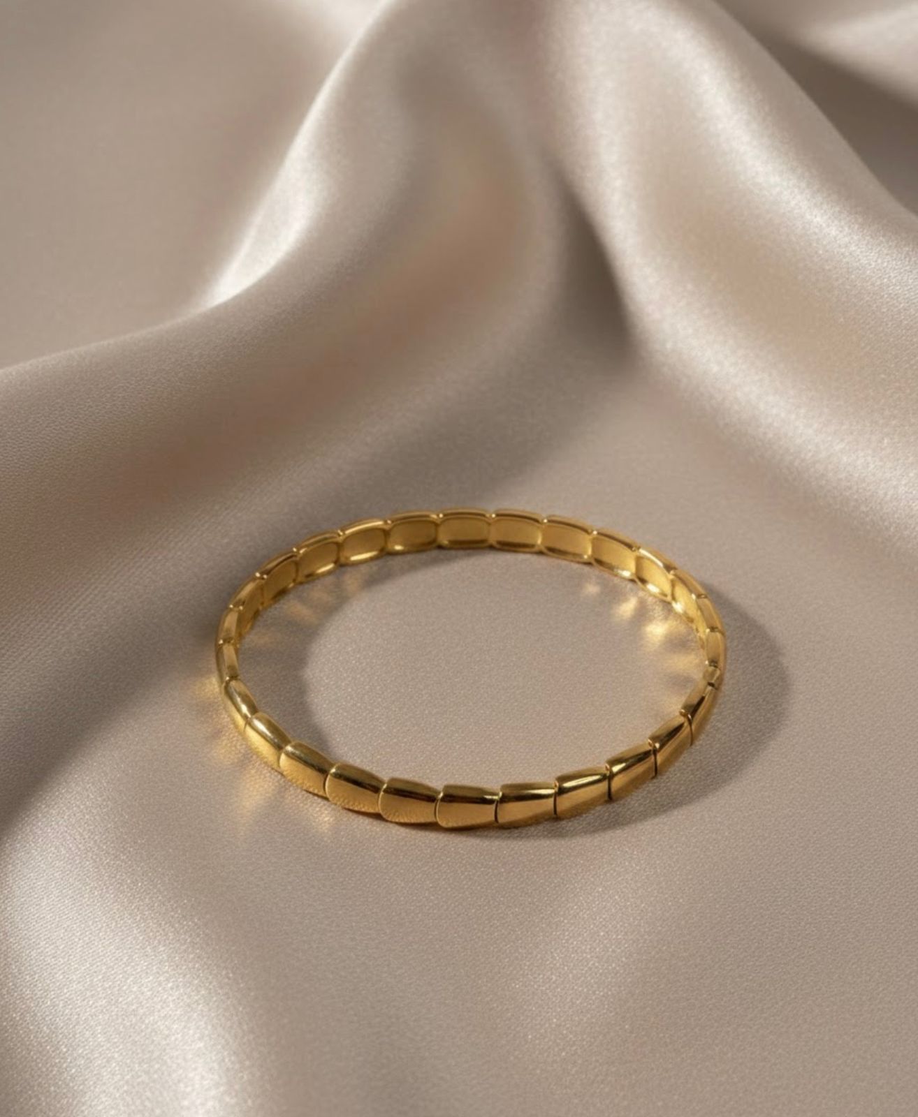 Contemporary jewelry styling